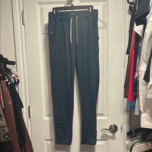 Vuori men's lightweight joggers